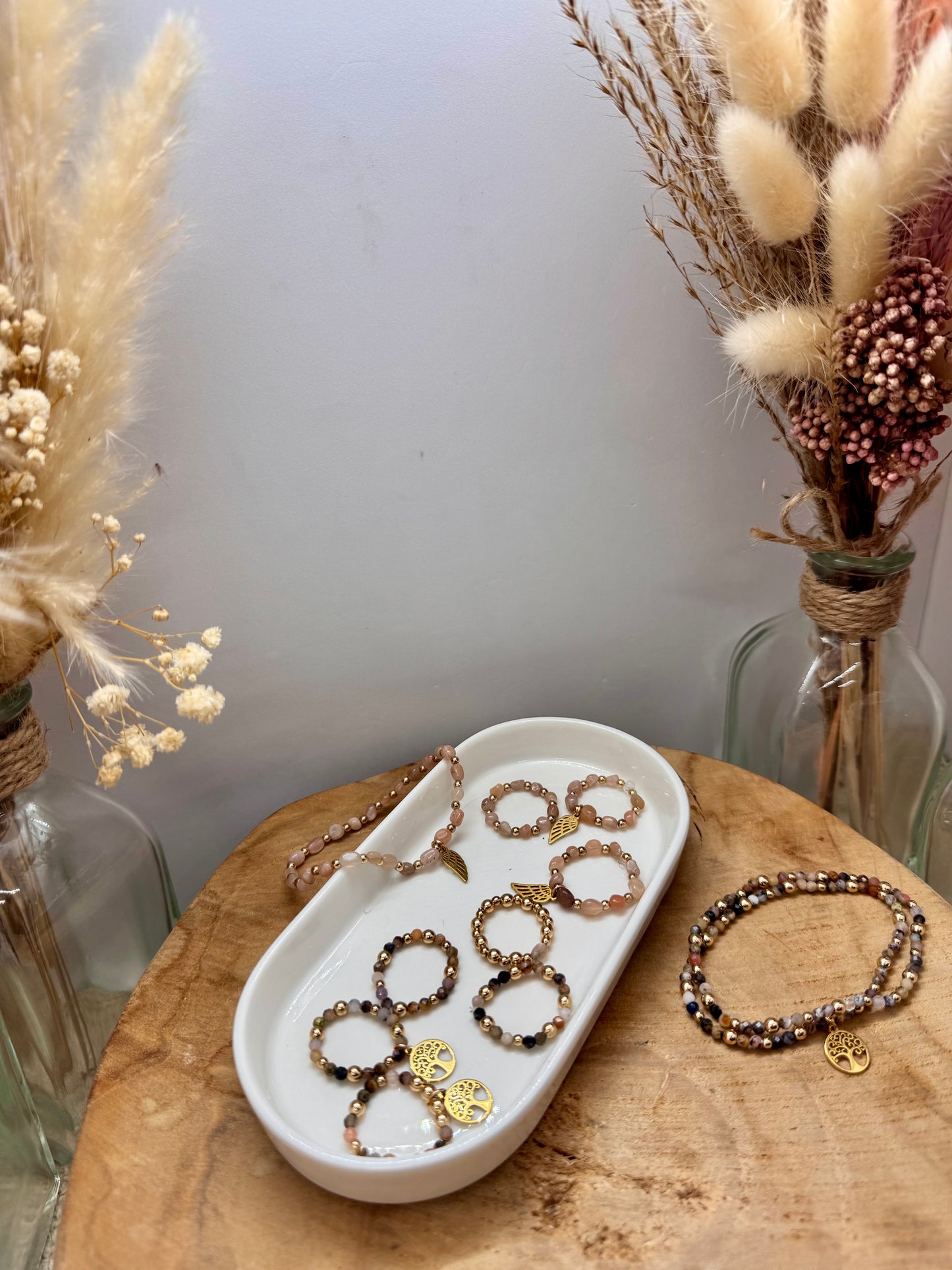 Collection de bracelets et de bagues élastiques en Tourmaline & Calcédoine