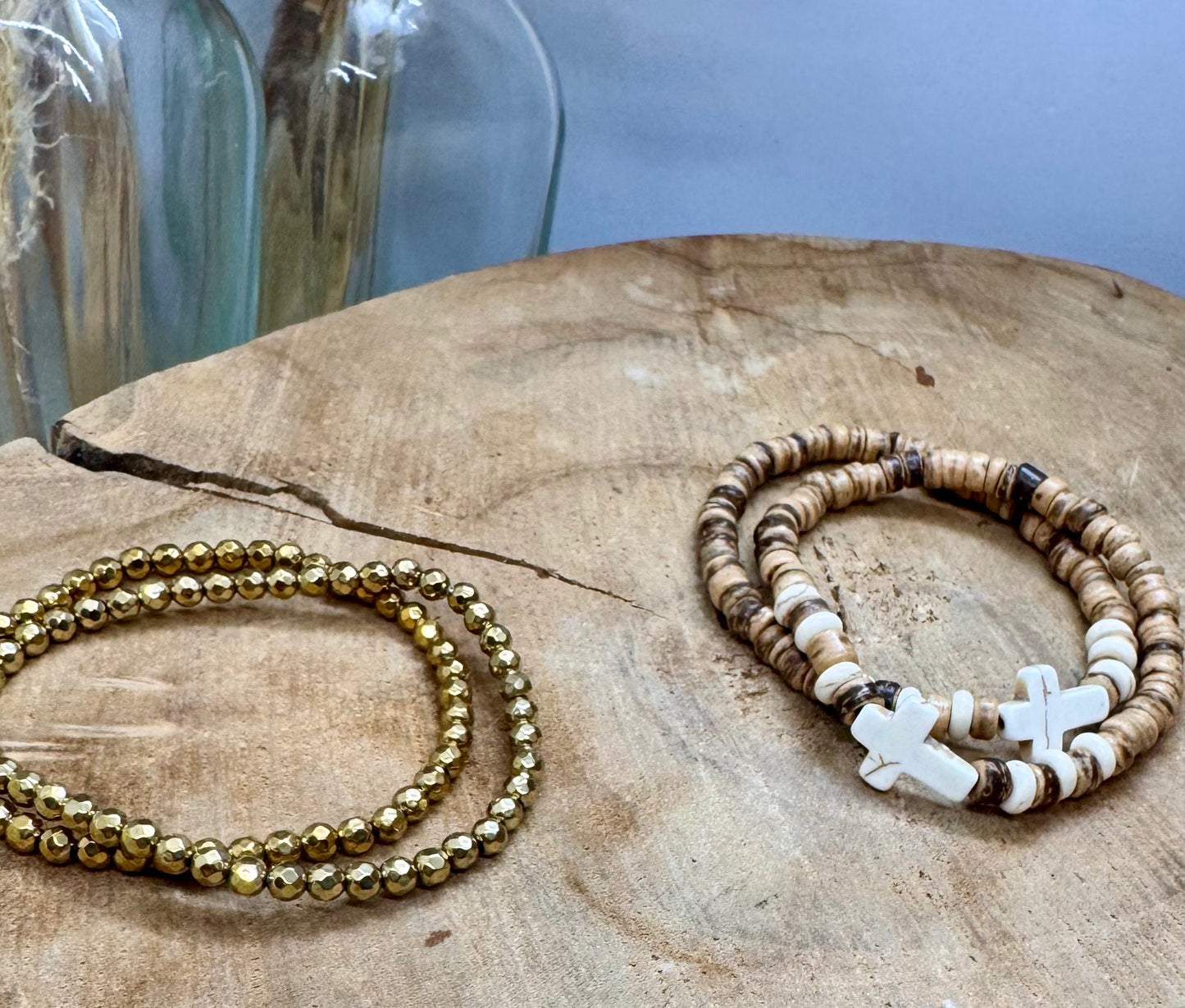 Collection Printemps 2026 – Bracelets élastiques en bois & pyrite, bagues en acier inoxydable et pierres naturelles