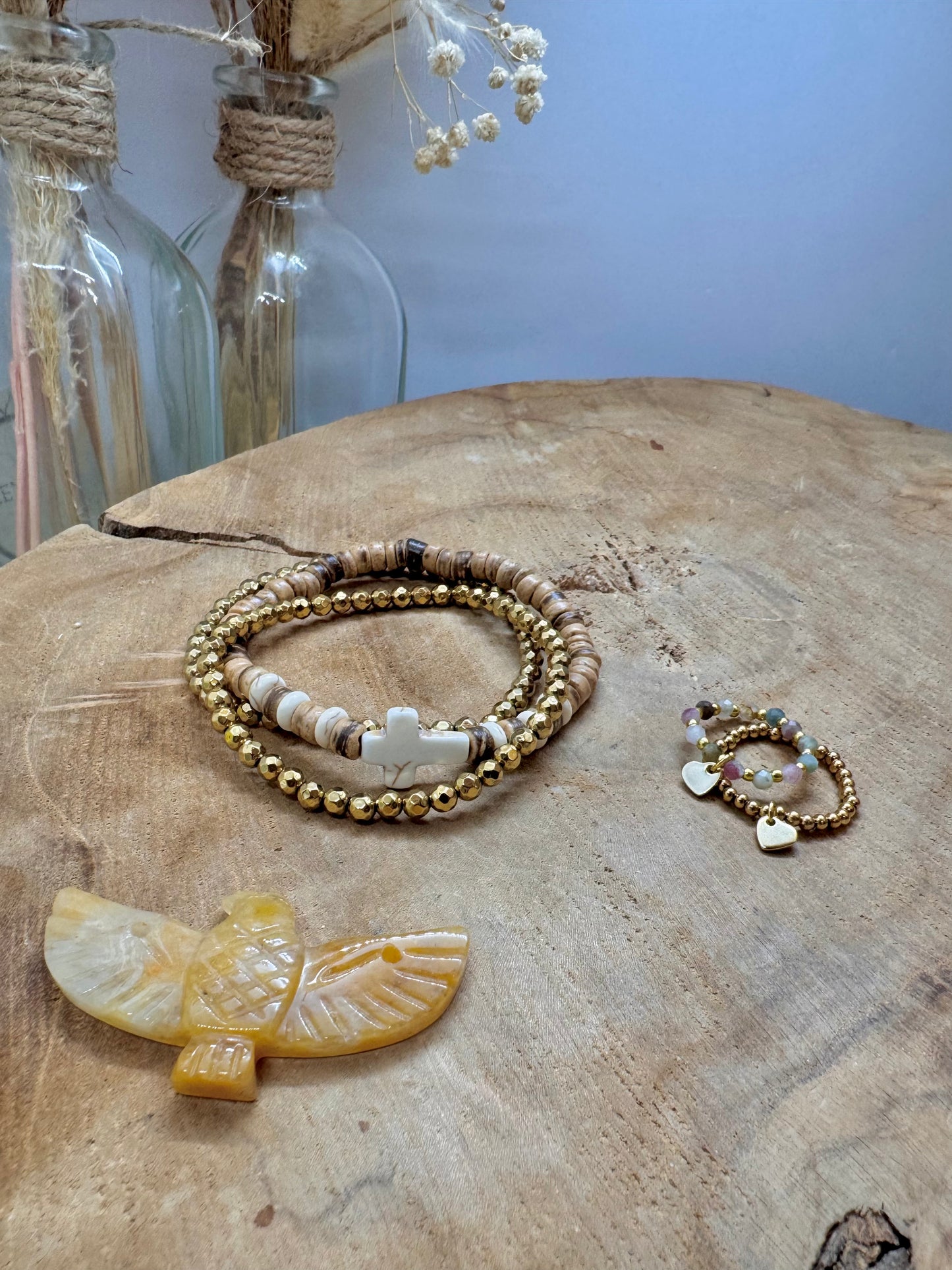 Collection Printemps 2026 – Bracelets élastiques en bois & pyrite, bagues en acier inoxydable et pierres naturelles