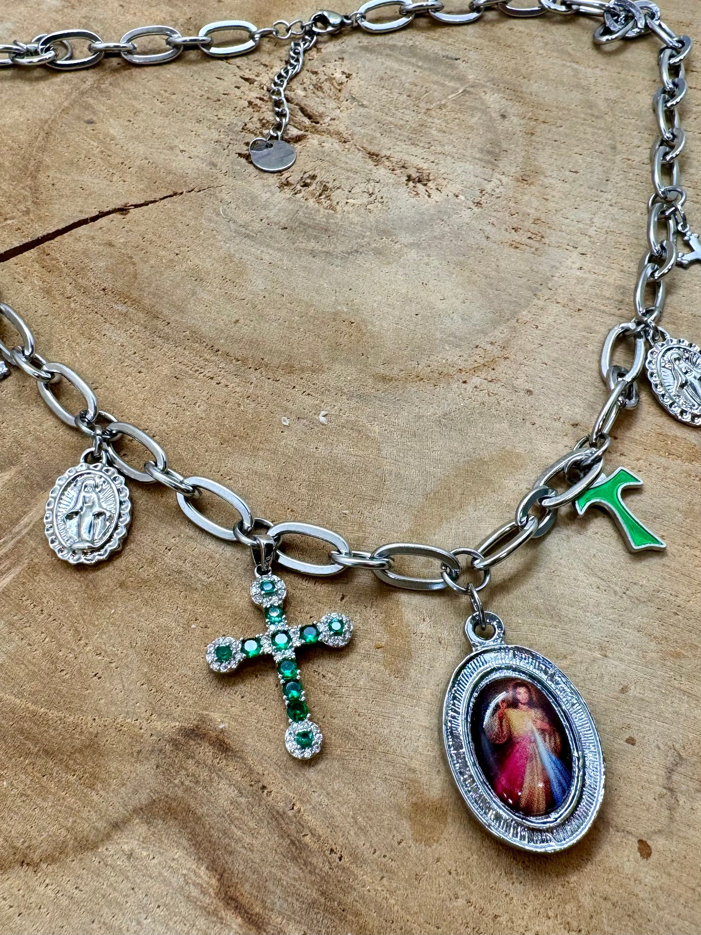 Collier acier inoxydable avec breloques talisman pendentif Médaille Jésus Coloré