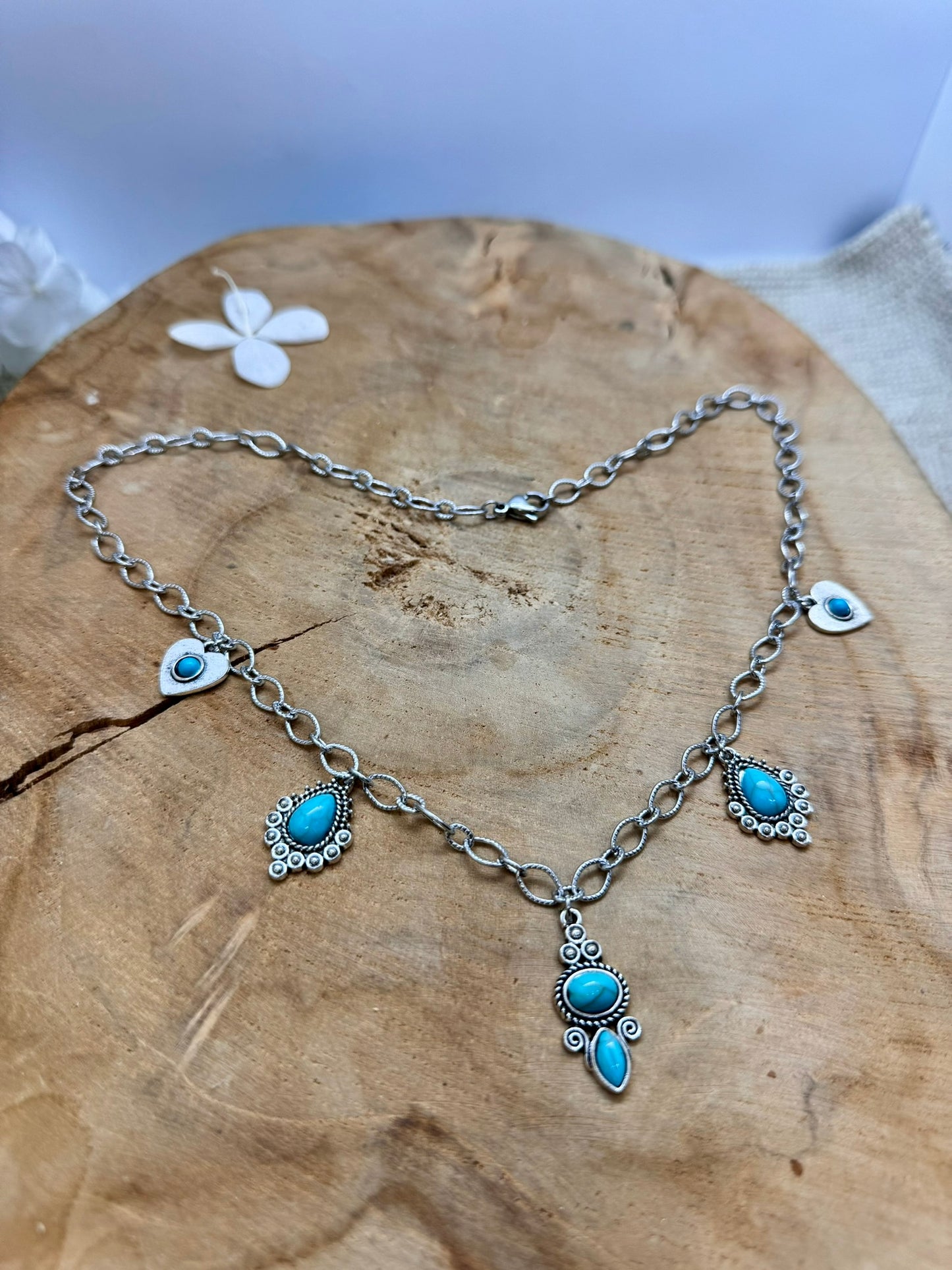 Collier acier inoxydables avec breloques argentées et turquoise