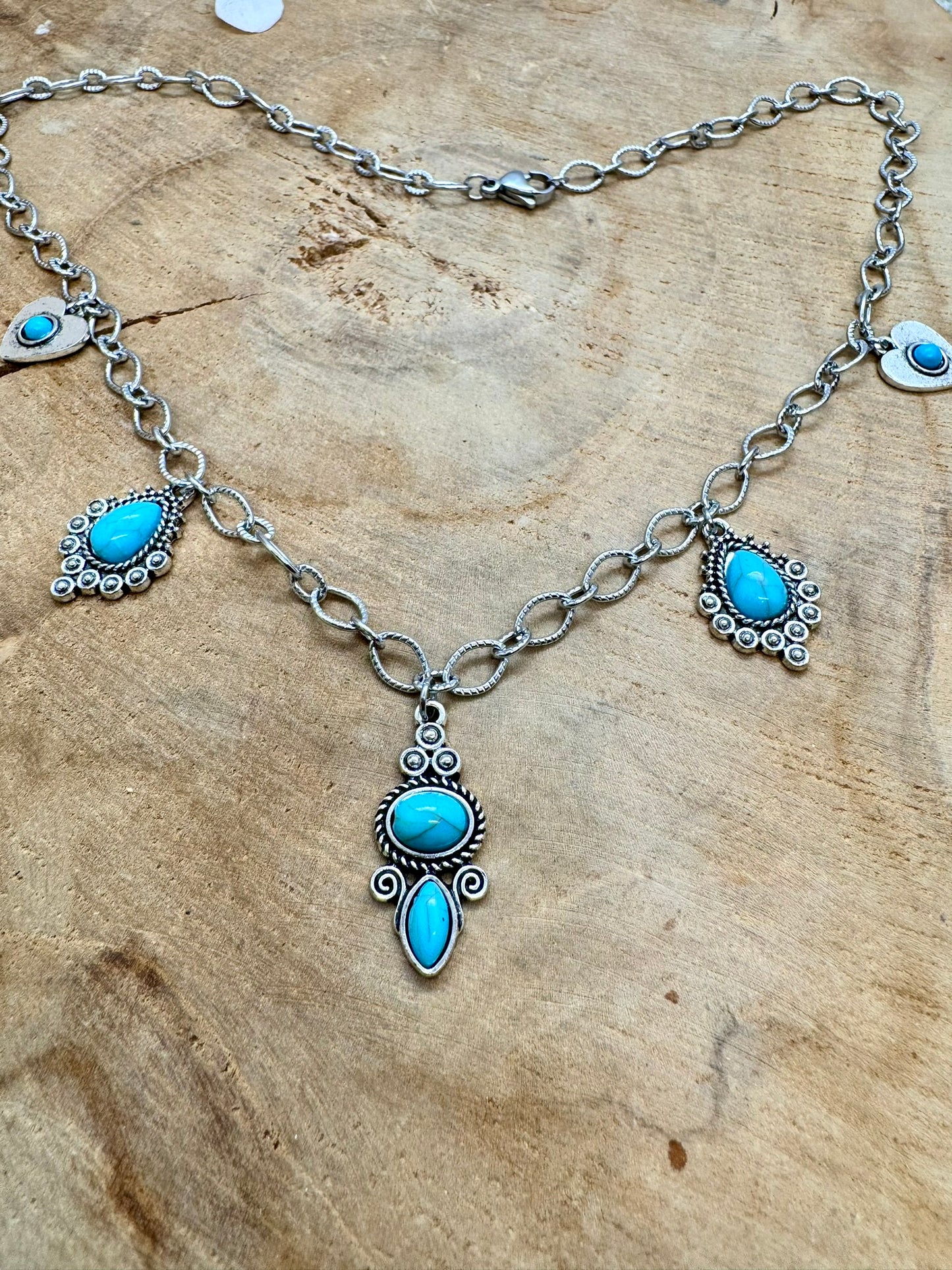 Collier acier inoxydables avec breloques argentées et turquoise