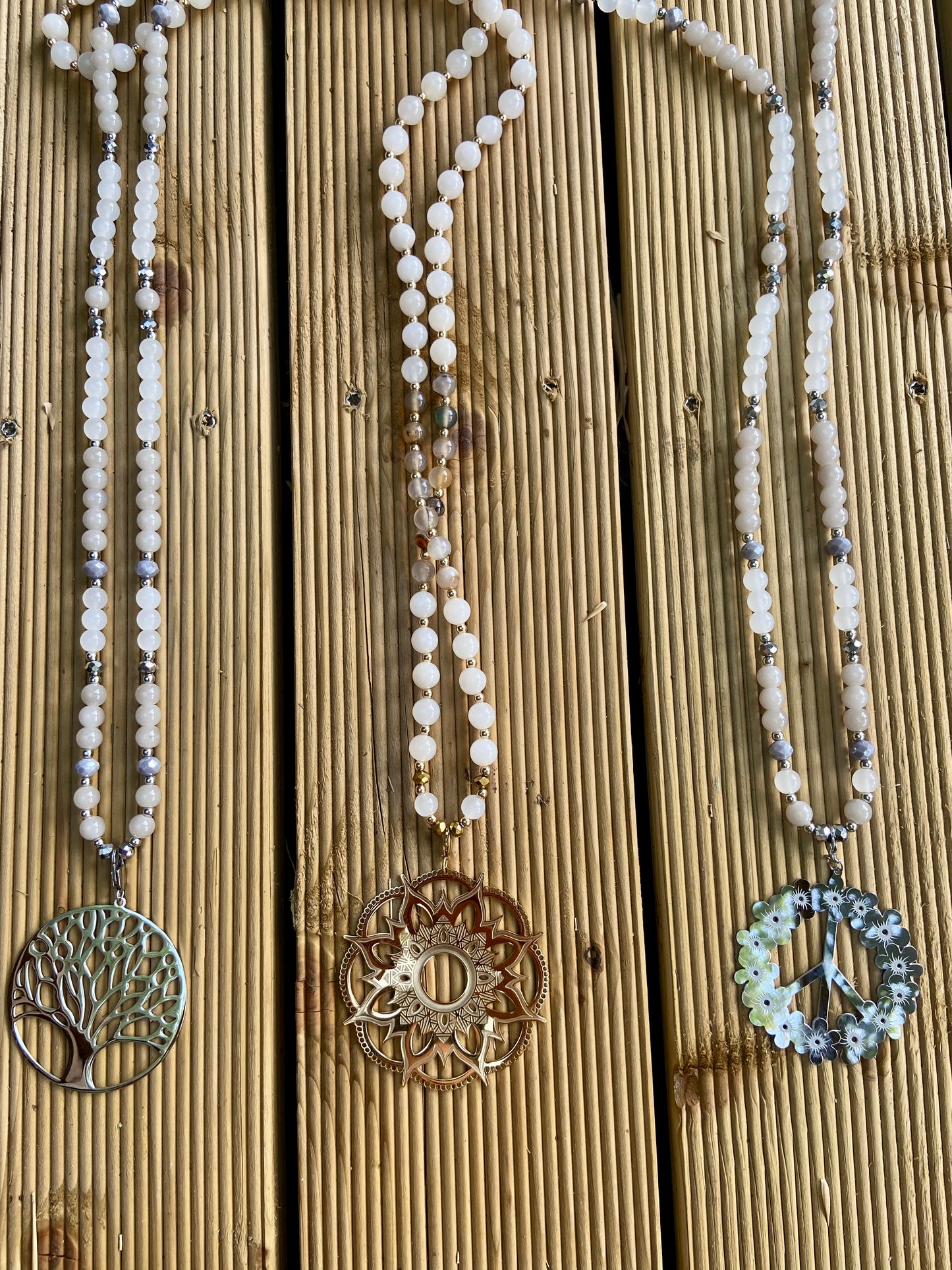 Sautoirs hippie chic en perles de verre et pendentif Acier Inoxydable
